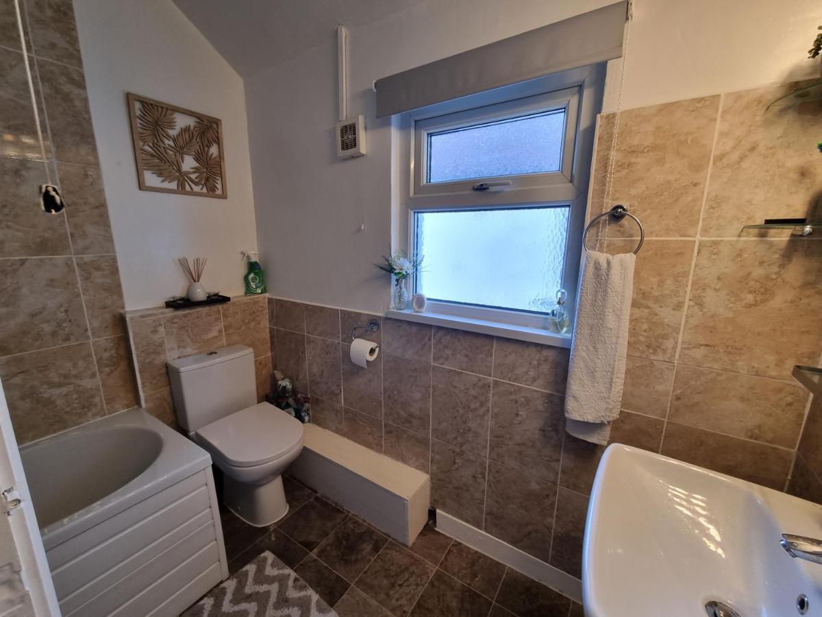 Private Room In 卡迪夫 外观 照片