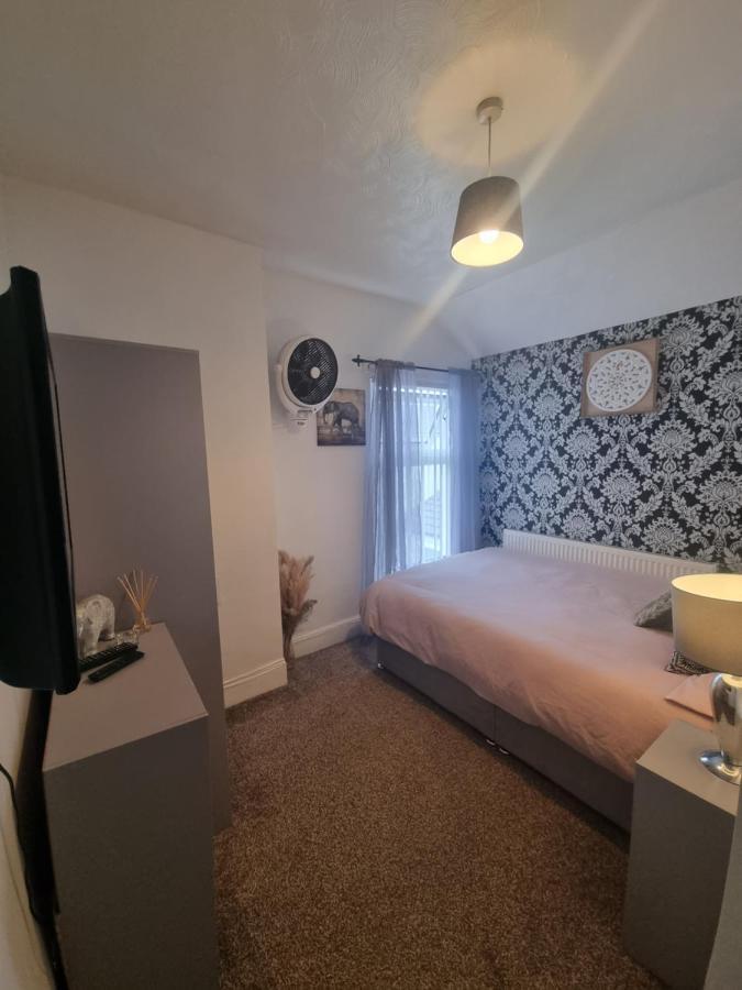 Private Room In 卡迪夫 外观 照片
