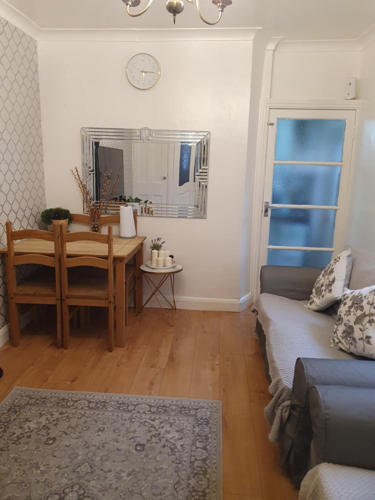Private Room In 卡迪夫 外观 照片